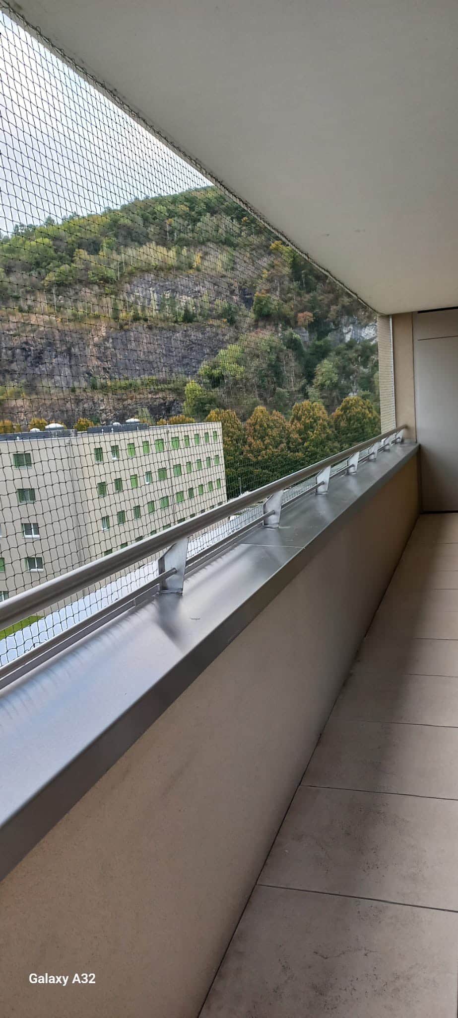 Filet-de-protection-pour-chat-balcon-moderne-01