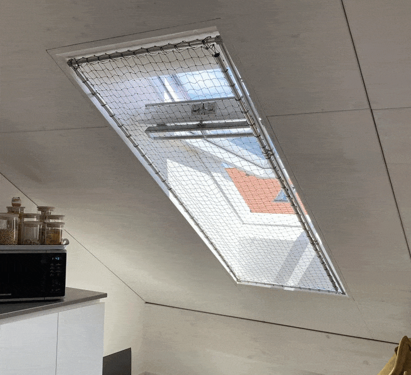 cadre-pour-velux-protection-chat